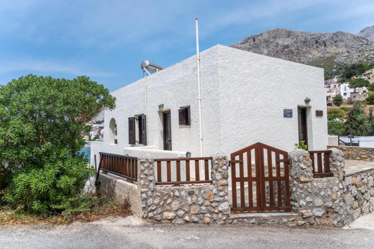 Pelagos Seafront Accommodation - George Myrties Buitenkant foto