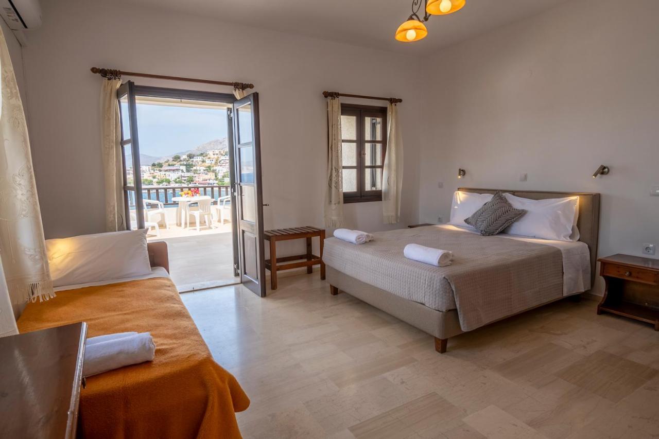 Pelagos Seafront Accommodation - George Myrties Buitenkant foto