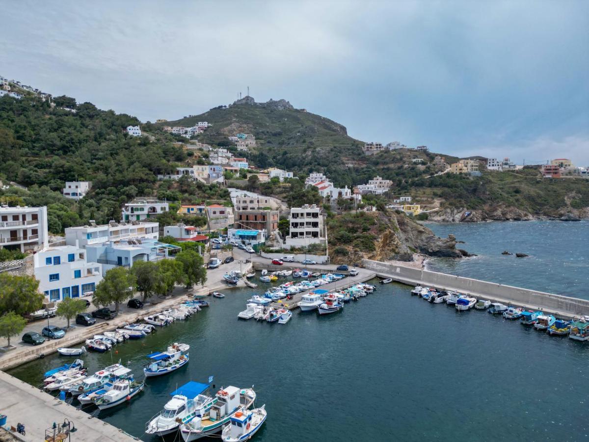 Pelagos Seafront Accommodation - George Myrties Buitenkant foto