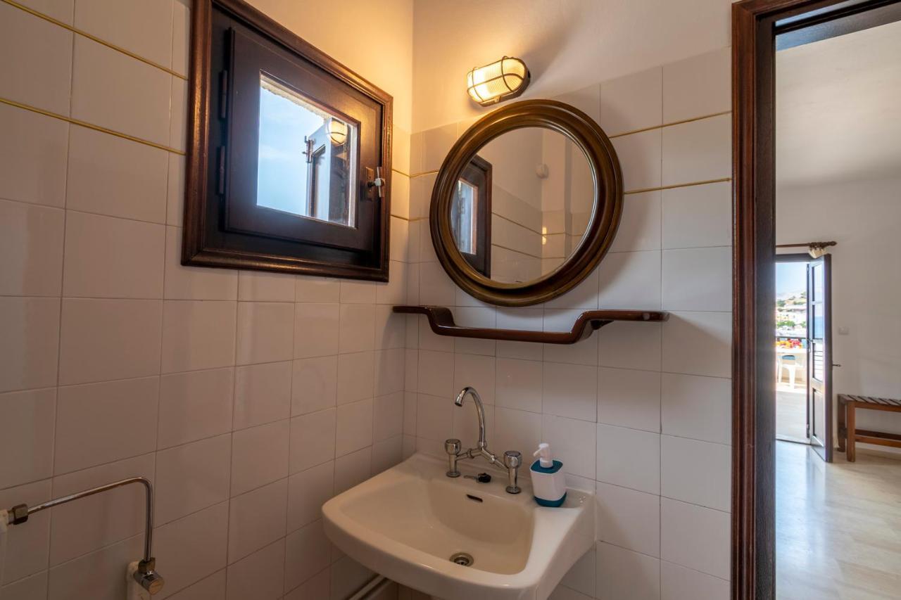 Pelagos Seafront Accommodation - George Myrties Buitenkant foto