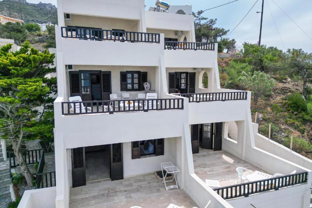 Pelagos Seafront Accommodation - George Myrties Buitenkant foto