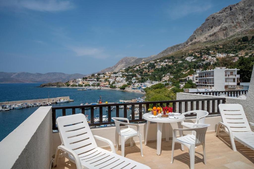 Pelagos Seafront Accommodation - George Myrties Buitenkant foto
