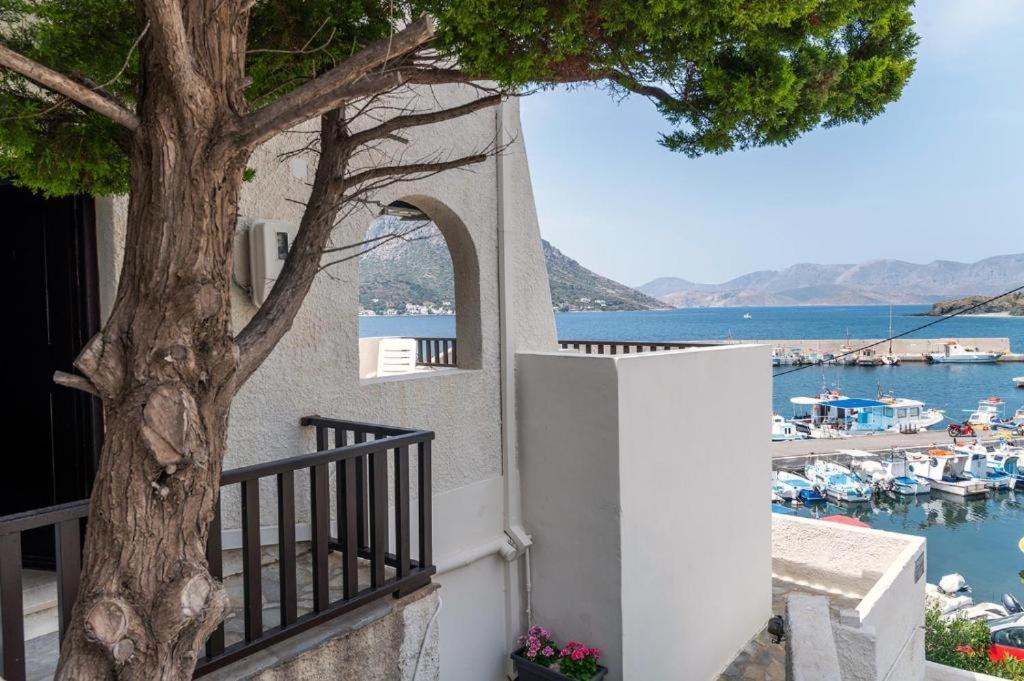 Pelagos Seafront Accommodation - George Myrties Buitenkant foto