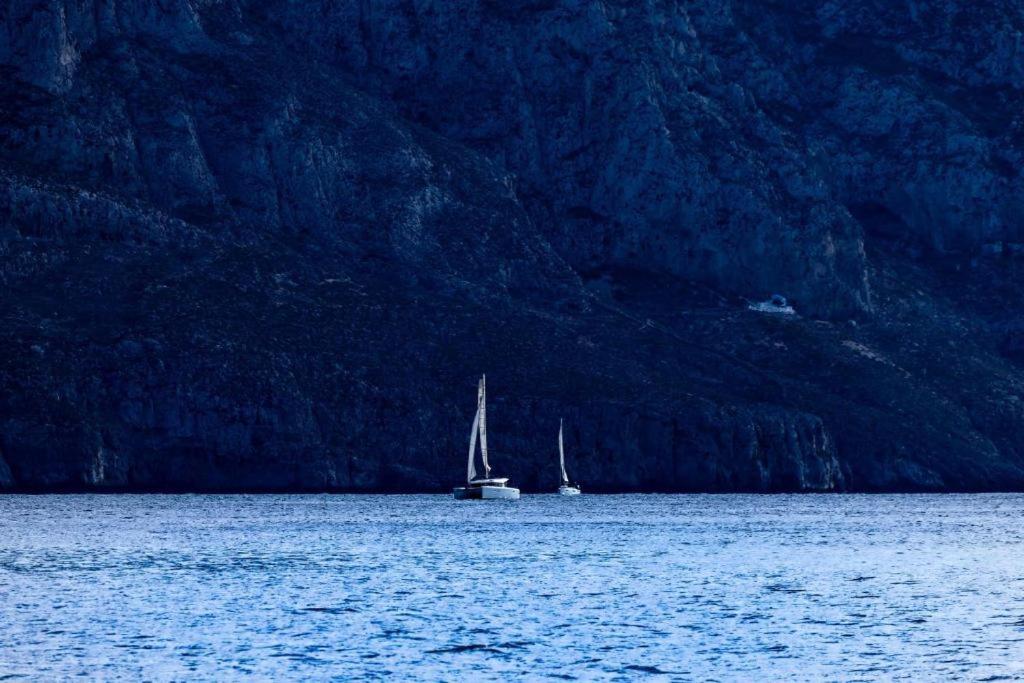 Pelagos Seafront Accommodation - George Myrties Buitenkant foto