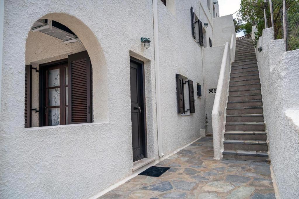Pelagos Seafront Accommodation - George Myrties Buitenkant foto