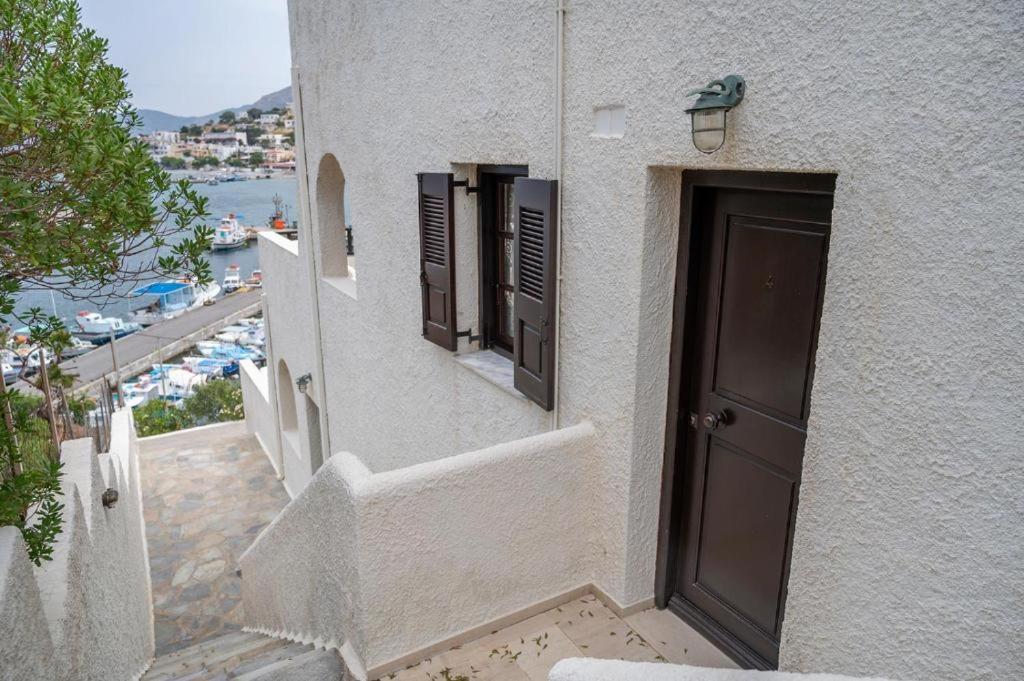 Pelagos Seafront Accommodation - George Myrties Buitenkant foto
